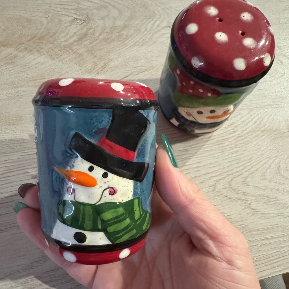 Winter themed ceramic salt and pepper shaker